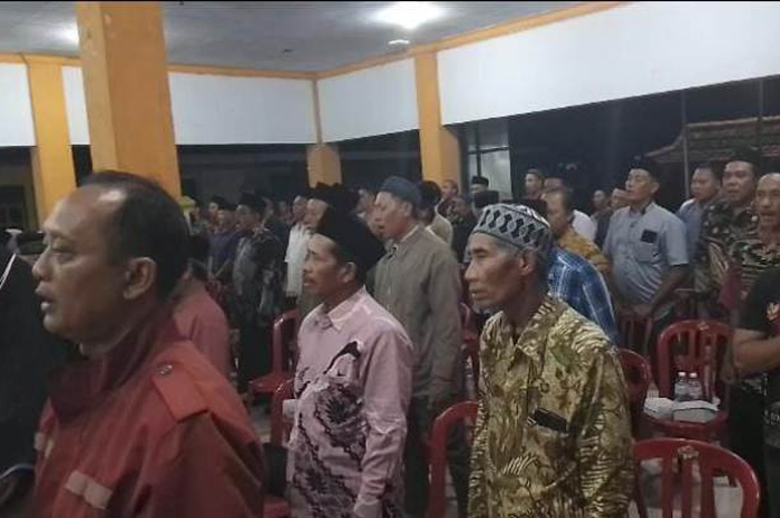 LANCAR: Pemdes Pandanwangi, Diwek, Jombang menggelar musdesus pembentukan Koperasi Desa (Kopdes) Merah Putih sekaligus revitalisasi BUMDes Pandanwangi, Kamis (15/5) malam.