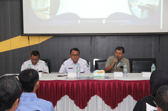 Dinas PUPR Jombang menggelar pelatihan jurnalistik yang menggandeng Jawa Pos Radar Jombang, Rabu (21/5).