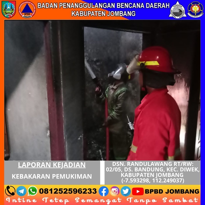 Sebuah rumah di Dusun Randulawang, Desa Bandung, Kecamatan Diwek, Jombang hangus terbakar, Rabu (4/6) pagi.
