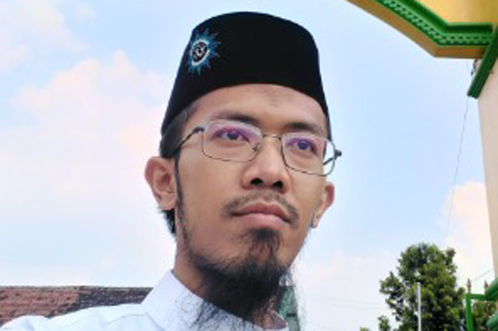 Abdul Rozaaq Muttaqiin SPd, pengasuh Pondok Pesantren &rsquo;Aisyiyah - PPTQA Sabilul Falah, Dusun Kapas, Desa Dukuhklopo, Kecamatan Peterongan, Jombang.