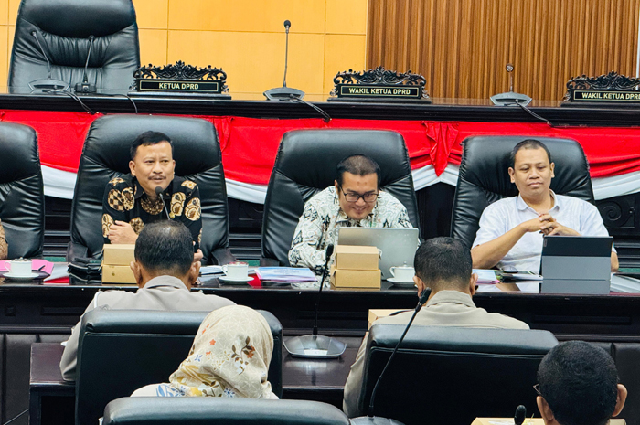 Bapemperda DPRD Jombang tengah fokus menggodok dua rancangan peraturan daerah (Raperda) inisiatif.