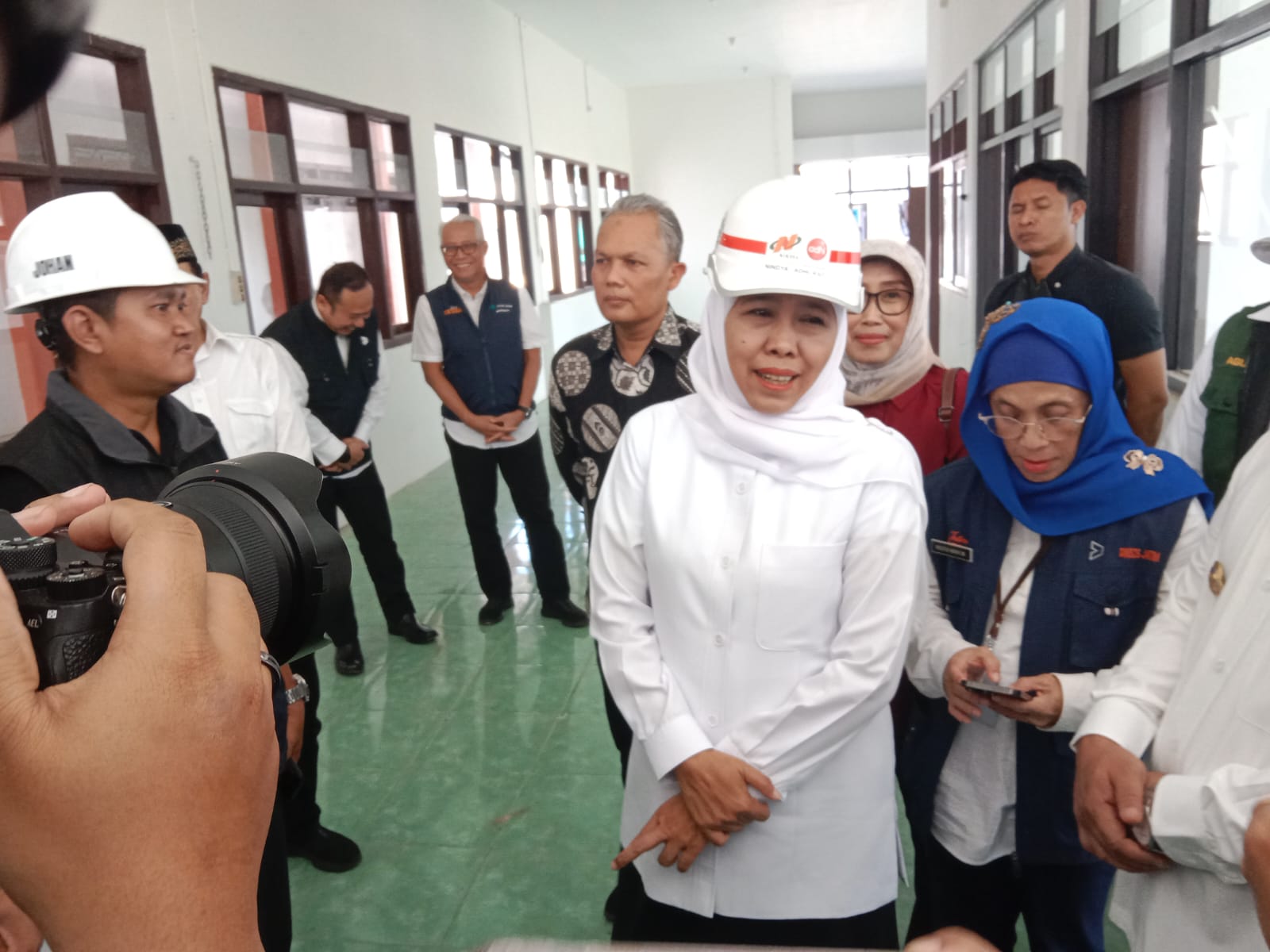 Gubernur Jawa Timur Khofifah Indar Parawansa memantau kesiapan Sekolah Rakyat di SKB Mojoagung, Kabupaten Jombang, Jumat (27/6).