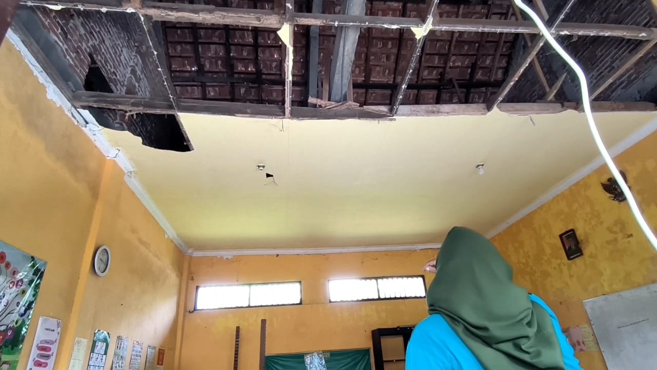 Kondisi bangunan SDN Jabon 2 di Desa Jabon, Kecamatan Jombang memprihatinkan.