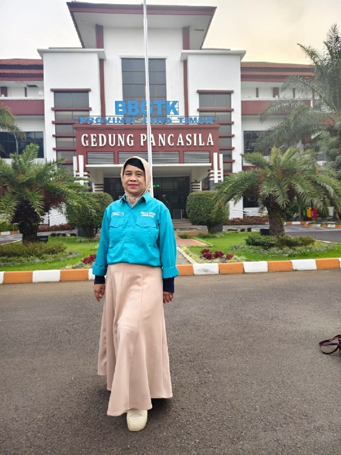 INOVATIF: Kepala SMKN Kudu Jombang, Erna Kusrini SPd MMPd.
