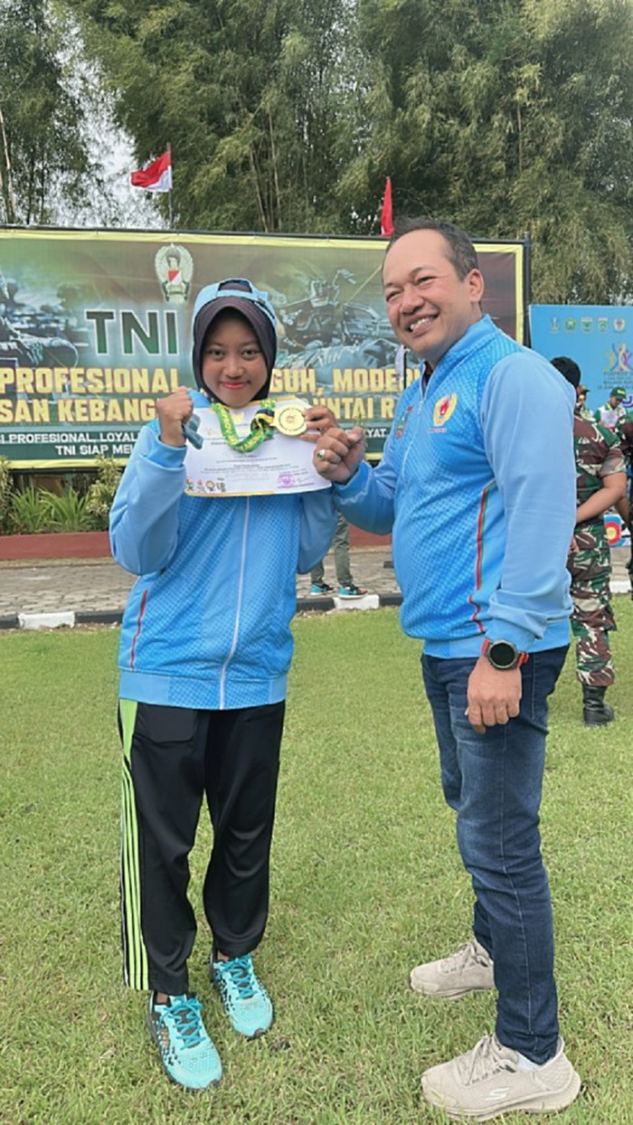 Parisya Palmeda Nasywa Nihar atlet panahan Jombang sabet medali emas Porprov Jatim.