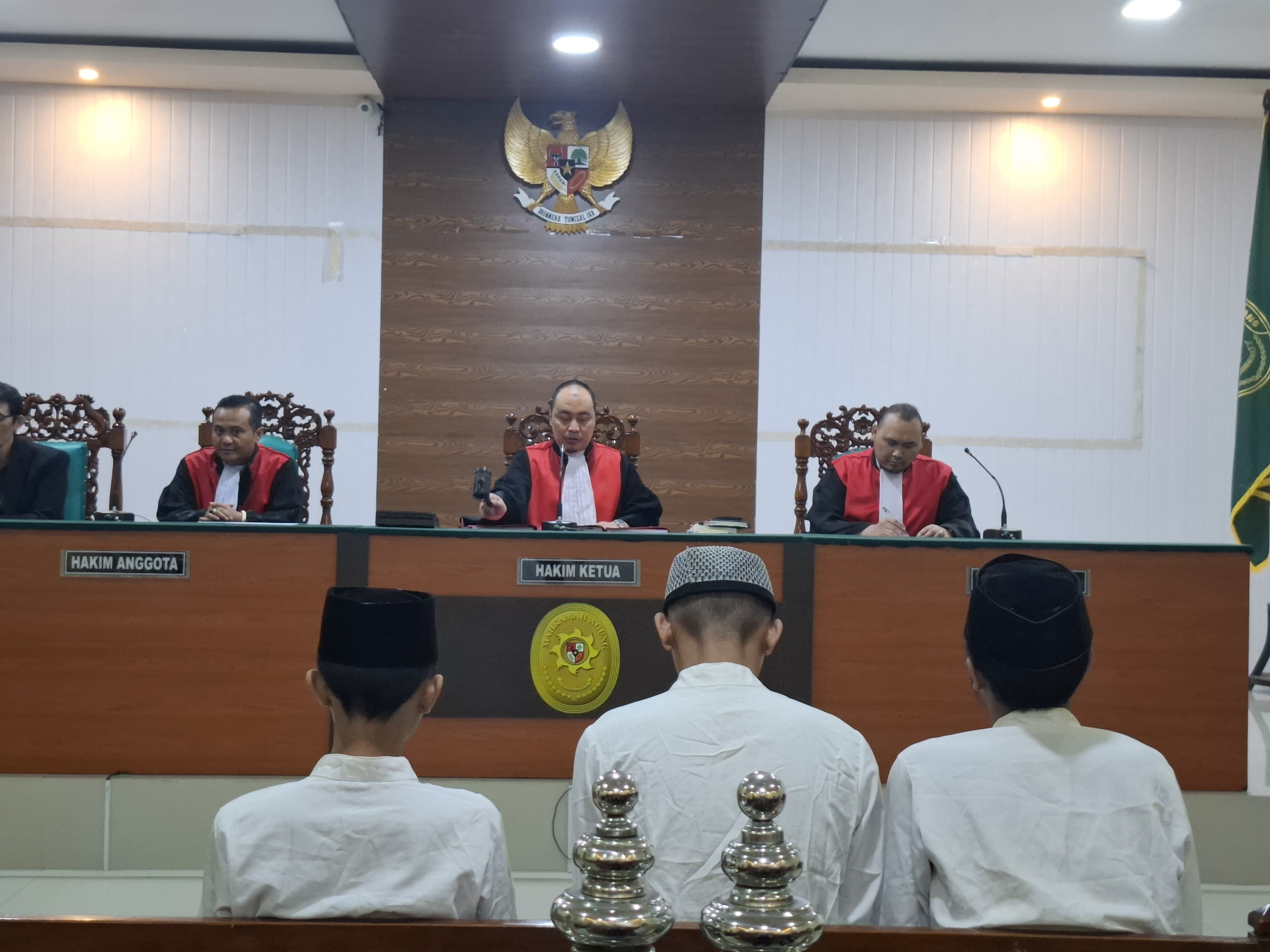Sidang perdana kasus pembunuhan dan pemerkosaan dengan korban PRA, 19, pelajar asal Kecamatan Sumobito digelar di Pengadilan Negeri (PN) Jombang, Selasa (8/7) siang