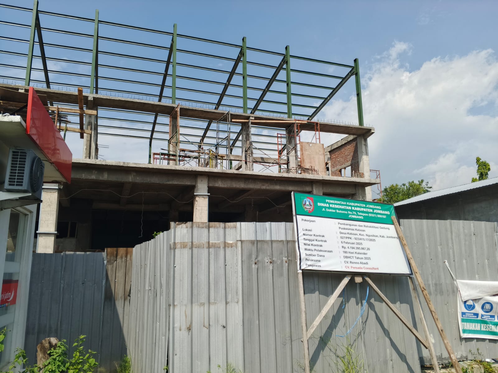 Proyek rehabilitasi Puskesmas Keboan, Kecamatan Ngusikan, Jombang, terancam molor.