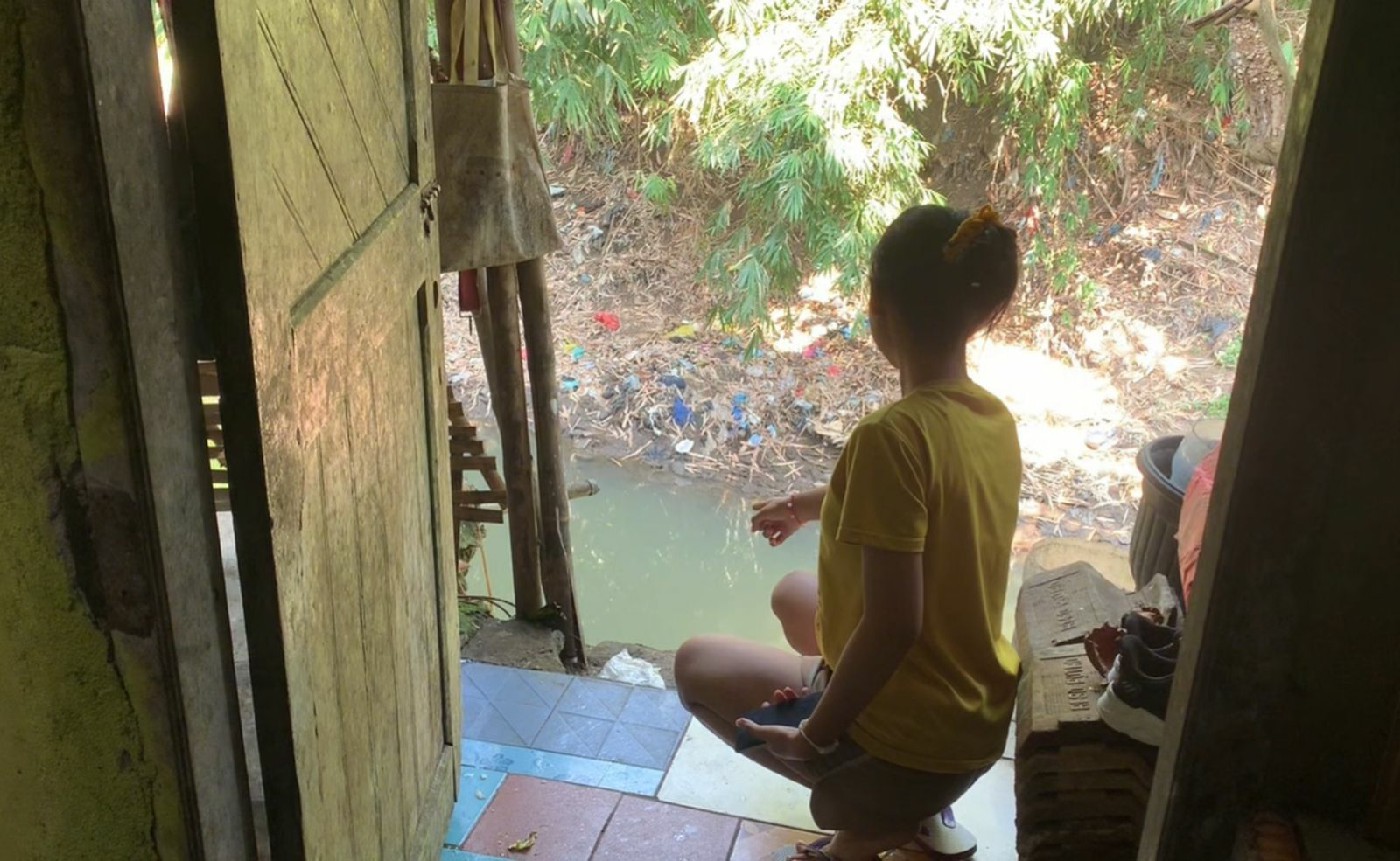 Sejumlah warga Dusun Betek Selatan, Desa Betek, Kecamatan Mojoagung mengeluhkan lambannya pemerintah memperbaiki tanggul sungai kritis di wilayahnya
