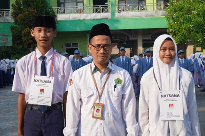 LANCAR: Seluruh siswa baru MAN 6 Jombang dengan disiplin mengikuti Matsama.