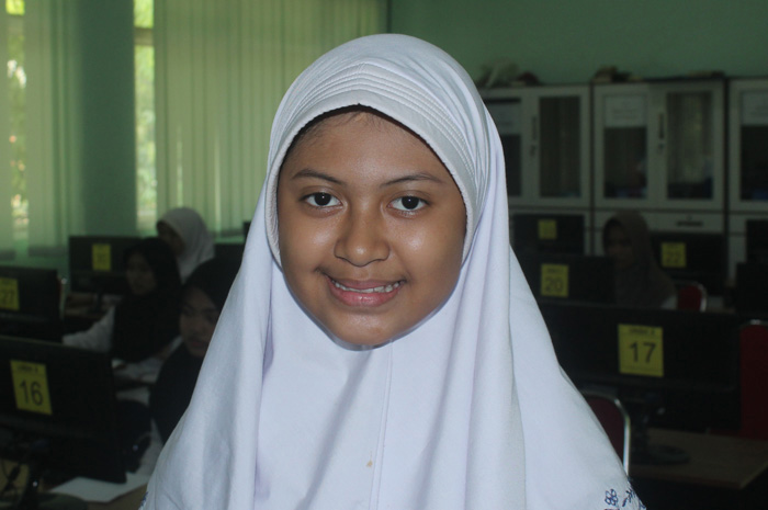 Aerilyn First, Kelas 9-B SMP AWH Tebuireng, Jombang