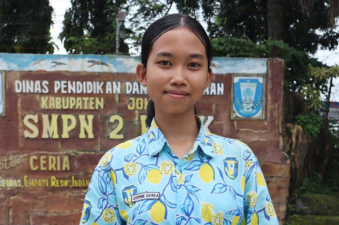 Josephine Gavrila, Kelas 9D SMPN 2 Perak, Jombang.