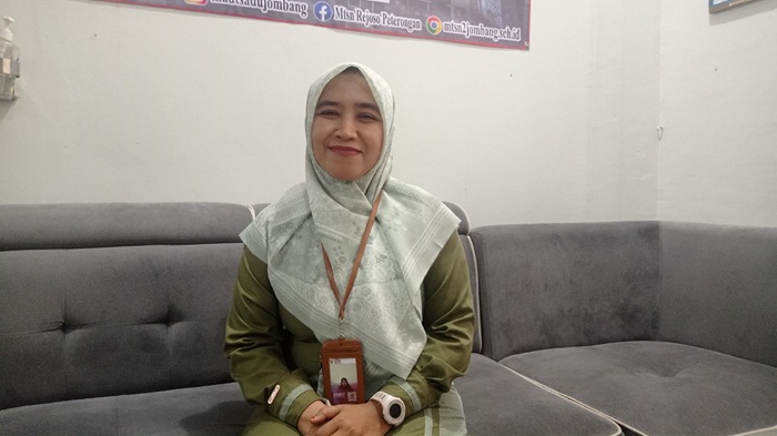 BERPRESTASI: Ratna Riyadil Jannah guru berprestasi MTsN 2 Jombang PP Darul Ulum Rejoso, Peterongan.