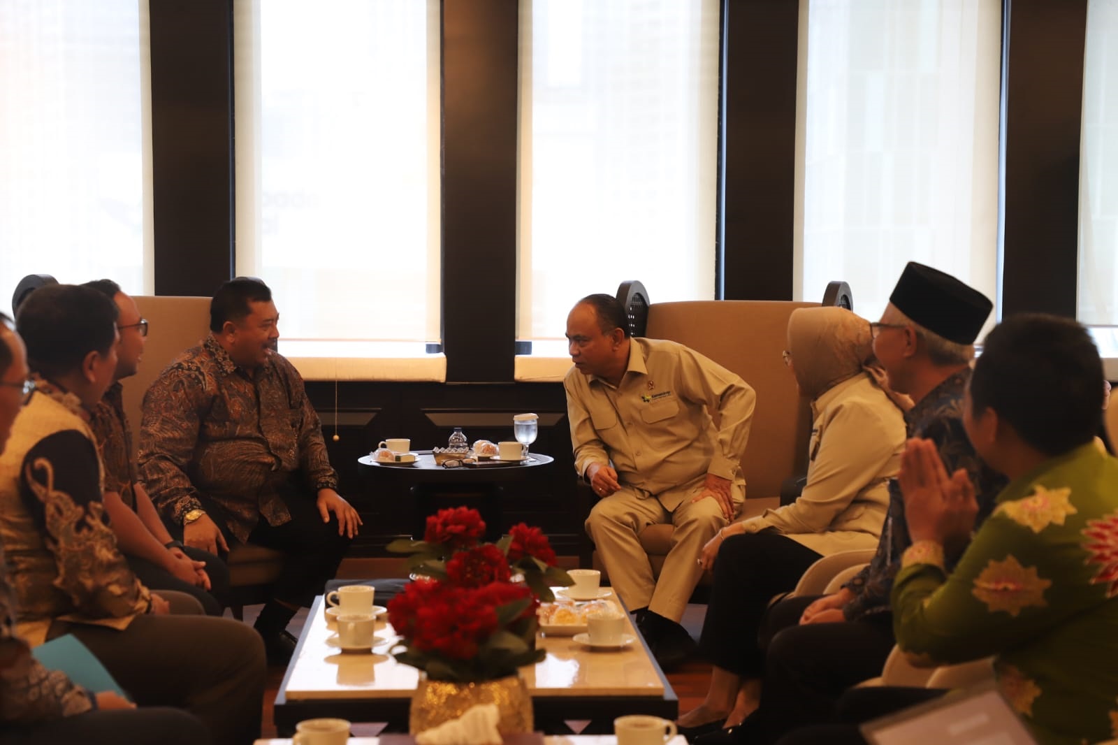 Bupati Jombang Warsubi bersama rombongan saat bertemu Budi Arie Setiadi, Selasa (5/8).