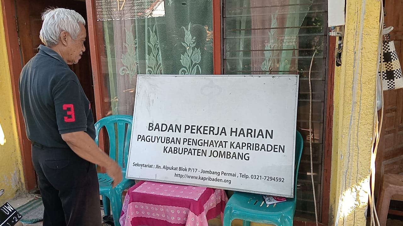 Herman Useno 65, warga kelurahan Kepanjen Jombang yang menganut penghayat kepercayaan terhadap Tuhan Yang Maha Esa.