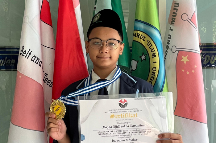 Mazda Ilfull Sakha Ramadhan, Kelas IX.10 SMP Darul Ulum 1 Unggulan Peterongan, Jombang.