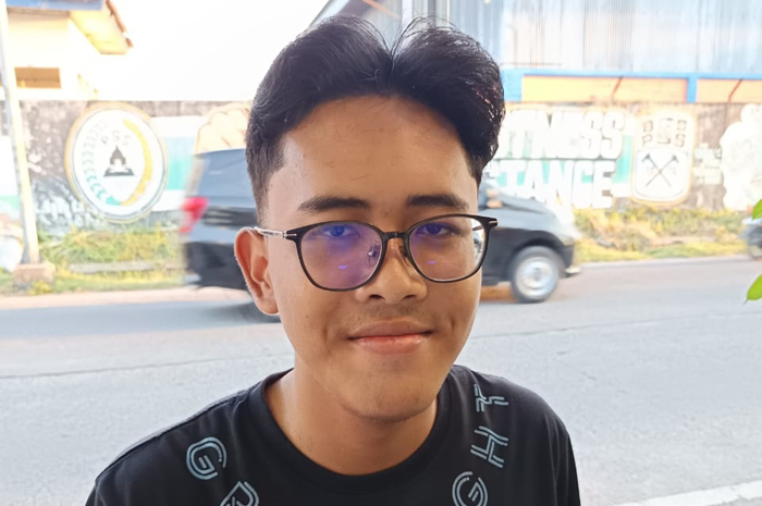 Alfito Ramadhani Winantoro, Kelas 11 Teknik Komputer dan Jaringan 1 SMK Unggulan NU Mojoagung, Jombang