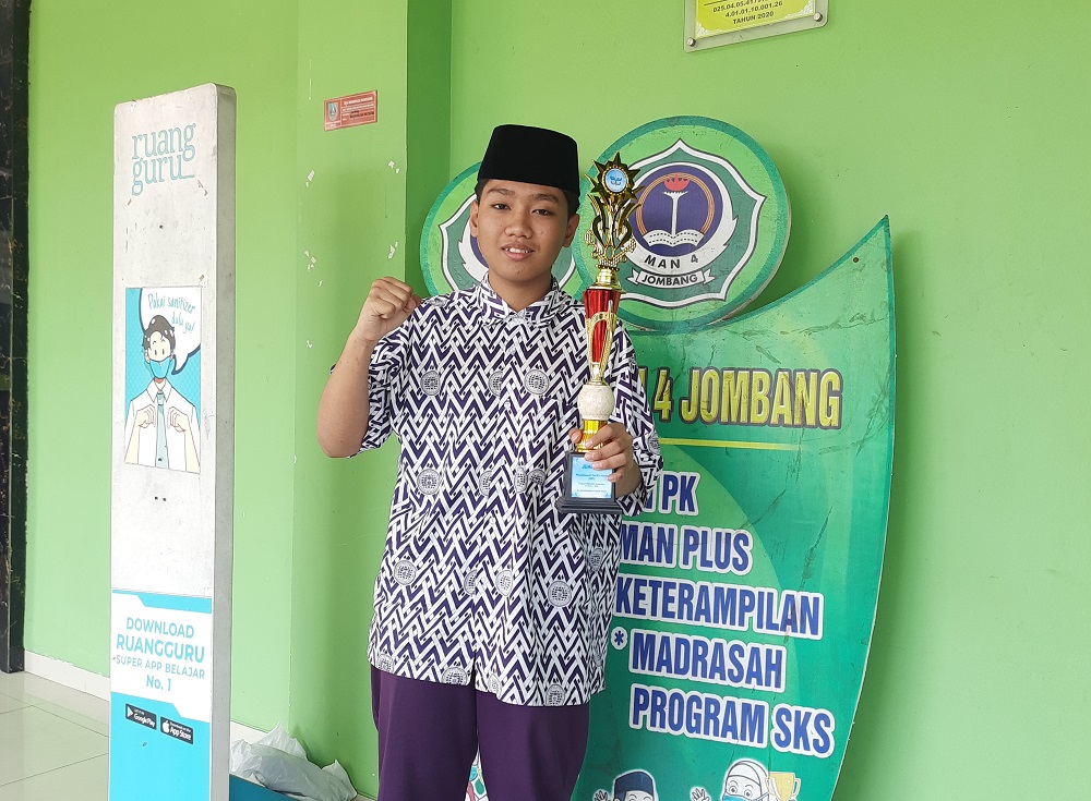 Zhafif Raissa Jaya Wardana, siswa MAN PK MAN 4 Jombang Pondok Pesantren Mambaul Maarif Denanyar peraih juara MTI Nasional