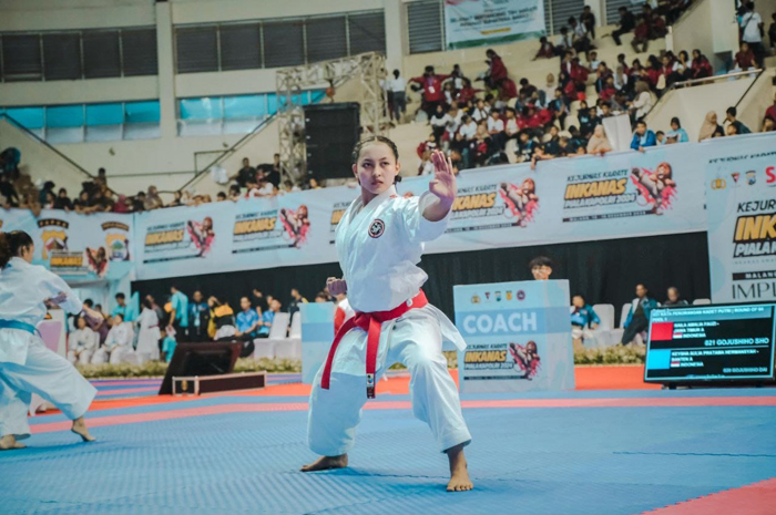 Naila Amalia Fauzi berhasil meraih medali emas pada Pekan Olahraga Provinsi (Porprov) Jatim di Malang Raya 28 Juni &ndash; 5 Juli pada nomor kata beregu.