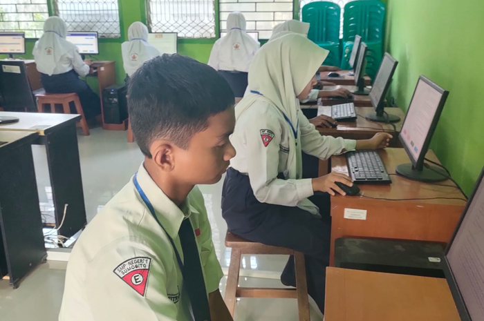 Asesmen Nasional Berbasis Komputer (ANBK) jenjang SMP di Kabupaten Jombang dimulai Senin (25/8) hingga Kamis (28/8).