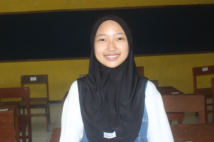 Pungki IndriyaNingsih, Kelas 8-C MTsN 9 Jombang di Tanjunganom, Diwek, Jombang.