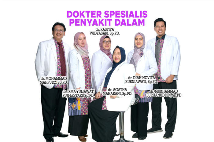 KOMPAK: Tim dokter spesialis penyakit dalam RSUD Jombang.