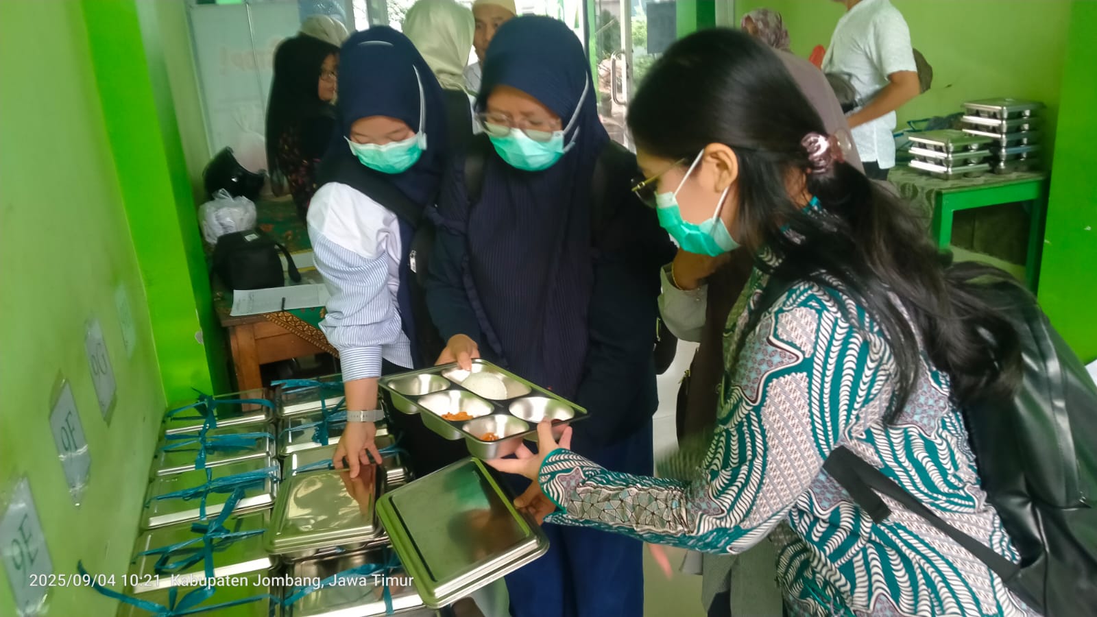 Pelaksanaan MBG di SMPN 1 Jombang pada Kamis (4/9).