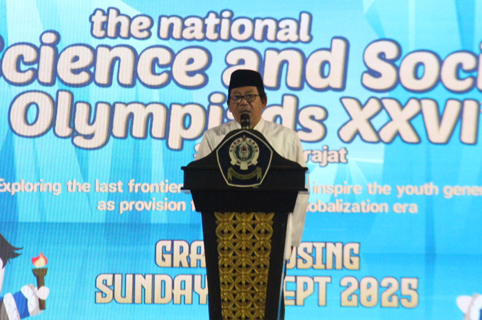 KH M. Hamid Bishri, SE., M.Si Koordinator Bidang Kepondokan dan Pengajian PP Darul Ulum Rejoso, Jombang.
