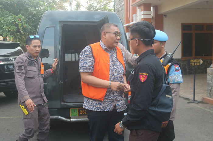 Fiqi Efendy, 40, terdakwa kasus korupsi hibah Hibah pemprov Jatim di Jombang tahun 2021.
