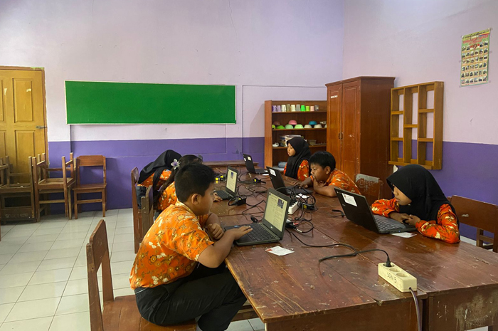 FOKUS: Siswa SDN Wonosalam 5, Jombang saat mengerjakan ANBK, (1/10).