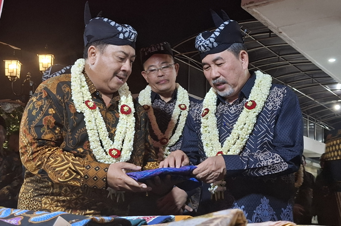 Pemkab Jombang menerima kunjungan kehormatan Yang Mulia Pengiran Haji Haris bin Pengiran Haji Duraman dari BIMP-EAGA di Pendopo Kabupaten Jombang.