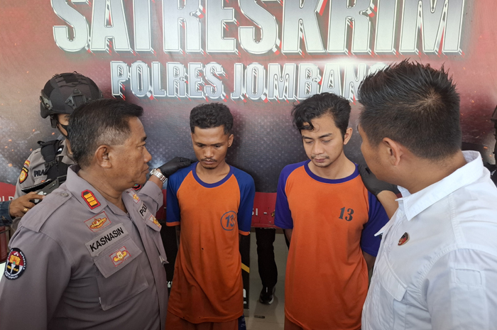 Dua pelaku pencurian kendaraan bermotor (curanmor) asal Kecamatan Kesamben diringkus jajaran Satreskrim Polres Jombang.