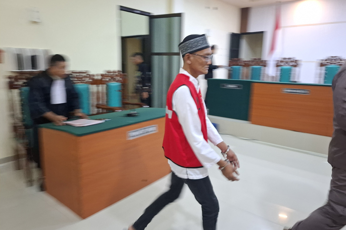 Eko Fitrianto, 38, terdakwa kasus pembunuhan disertai mutilasi di Jombang, menjalani sidang vonis Kamis (16/10) siang.