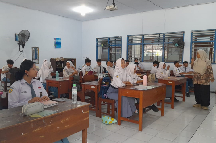 CERDAS: Siswa SMAN 1 Jombang saat mengerjakan tryout TKA (16/10).