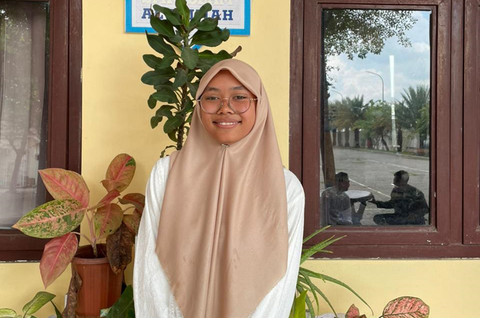 Manda Eka Putri Rahayu, Kelas 9 Andalusia, SMPI Al-Ummah Jombang