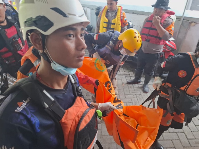 Bocah 5 tahun asal Dusun Mojogeneng, Desa Gedangan, Kecamatan Mojowarno, ditemukan tak bernyawa di aliran Sungai Sekunder Tejo 1, Desa Tambar, Kecamatan Jogoroto, Jombang, Rabu (29/10) siang.