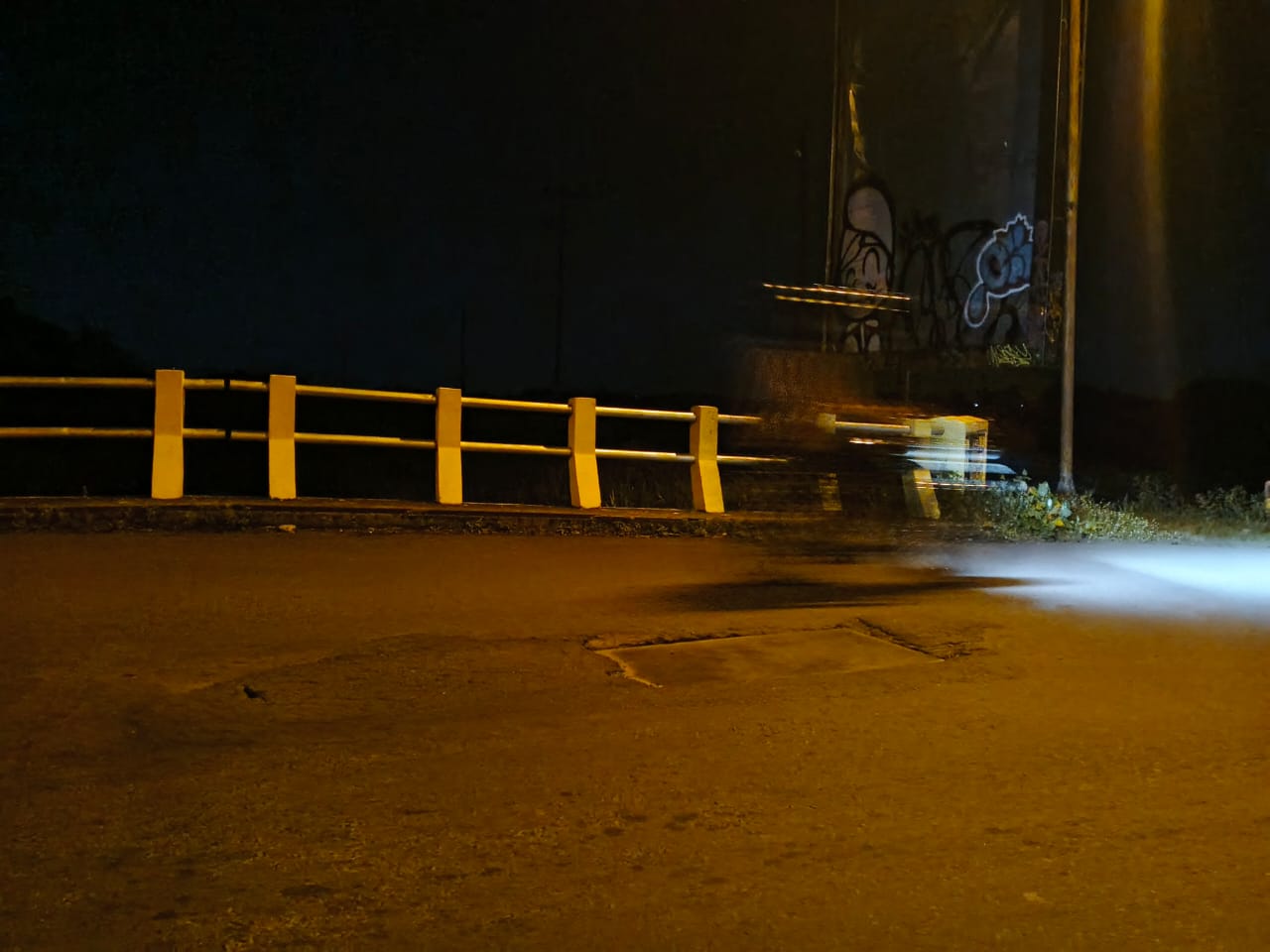 Kondisi jembatan Kasemen, Gudo, Jombang yang kembali rusak.