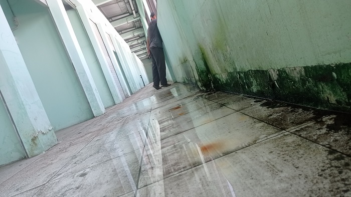 Kondisi Pasar Perak, Kecamatan Perak, Jombang, kian memprihatinkan.