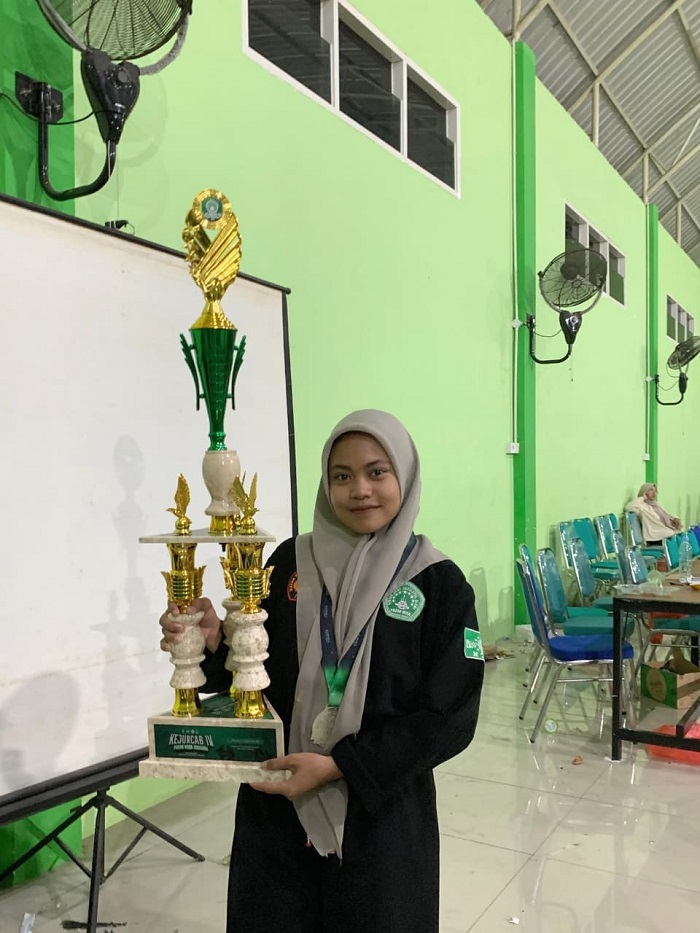 Dwi Yanti Jaya Manunggal, Kelas 12 Akutansi 2 SMK Unggulan NU Mojoagung, Jombang