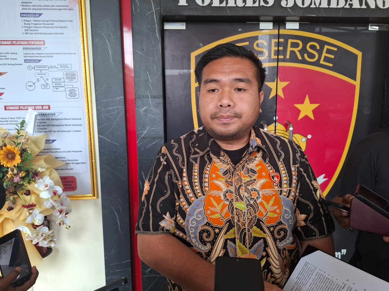 AKP Dimas Robin kepada wartawan di Mapolres Jombang, Jumat (14/11).