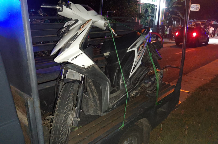 Kecelakaan beruntun melibatkan mobil pikap dan dua sepeda motor terjadi di jalan raya Desa Pesanggrahan, Kecamatan Gudo, Jombang, Selasa (25/11) malam.