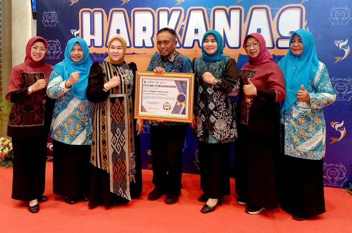 Forikan Kabupaten Jombang berhasil membawa pulang penghargaan dari Dinas Kelautan dan Perikanan (DKP) Jawa Timur atas keberhasilannya menjadi salah satu motor penggerak konsumsi ikan paling aktif.