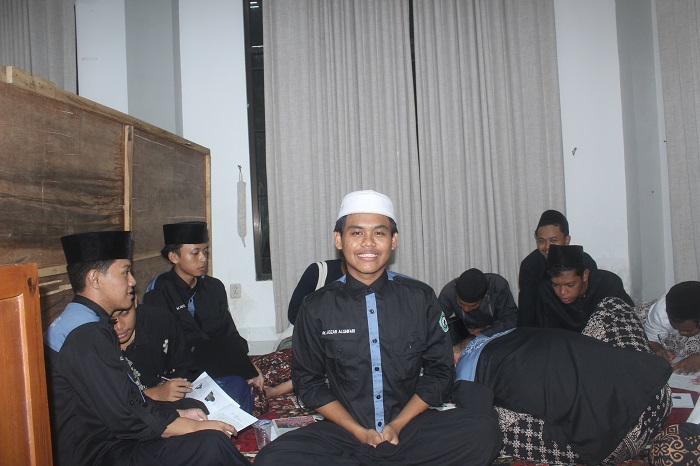 Muhammad Husein Affan Maulana, Santri PP Al-Madienah Denanyar Jombang.