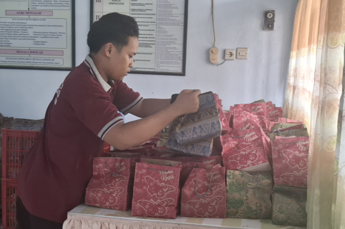Keluhan wali murid SDN Kebontemu, Kecamatan Peterongan, terkait menu program Makan Bergizi Gratis (MBG) akhirnya diakui mitra penyedia SPPG Kebontemu.