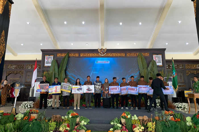 SUKSES: Kegiatan temu bisnis berbagai asosiasi komoditas di Pendopo Kabupaten Jombang, Kamis (11/12).