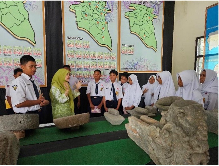 INSPIRATIF: Kunjungan siswa ke museum yang berada di Kantor Dinas Pendidikan dan Kebudayaan Kabupaten Jombang.