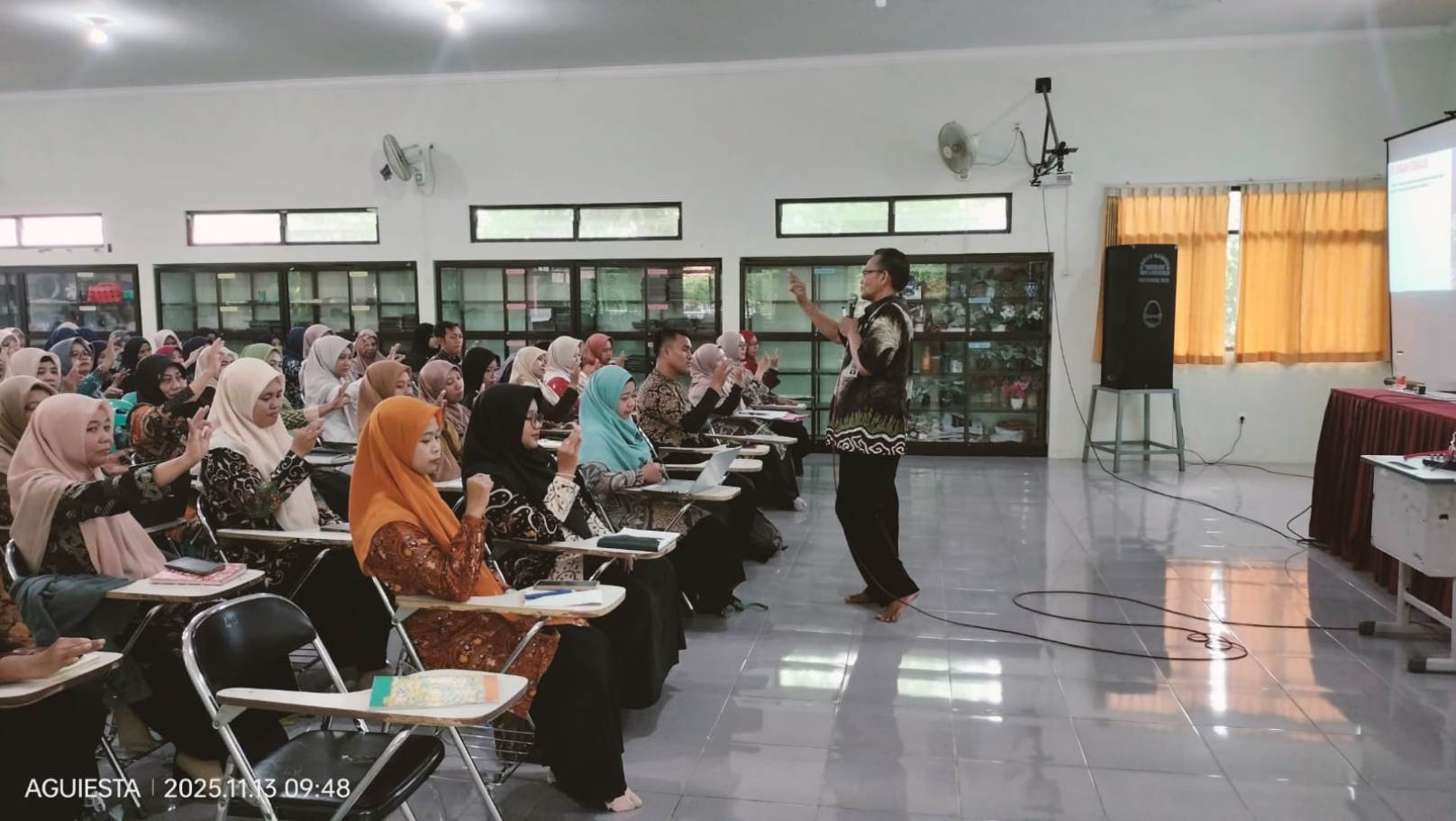 Kegiatan FGD di SMPN 3 Peterongan