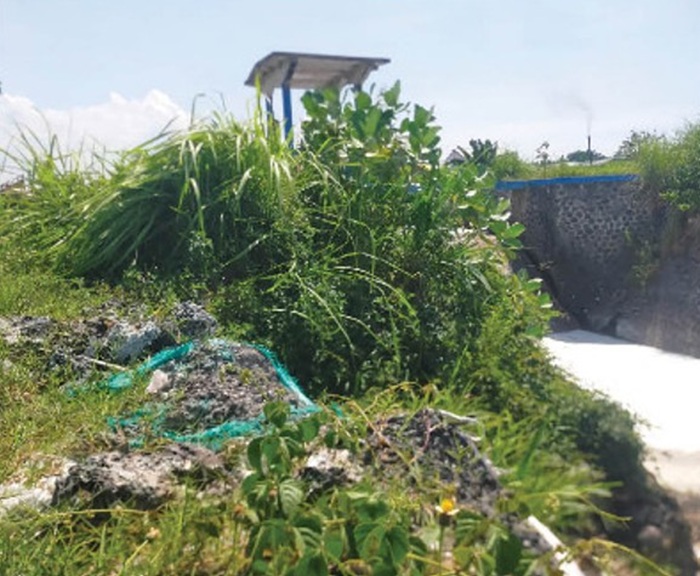 BAHAYA: Tumpukan limbah B3 slag aluminium ditemukan di Desa Mayangan, Jombang.