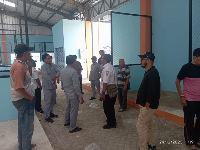 Komisi B DPRD Jombang melakukan inspeksi mendadak (Sidak) ke lokasi Pasar Ploso dan Pasar Buah di areal Sub Terminal Ploso, Jombang yang baru selesai dibangun.