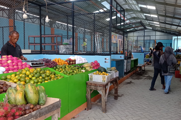BARU: Pedagang buah menempati lapak baru di Pasar Buah kompleks Terminal Ploso, Jombang.