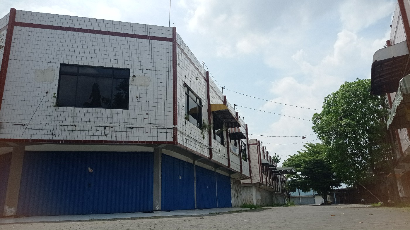 ASET PEMKAB: Deretan ruko di Simpang Tiga Mojongapit, Jombang yang tutup direncanakan jadi pusat layanan publik, (1/1).